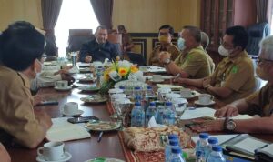 Natuna kapal laut zee perairan beijing selatan ri tetangga hidayat antara risyal kri aksi hadang kerahkan aktivitas tahu canggih semua